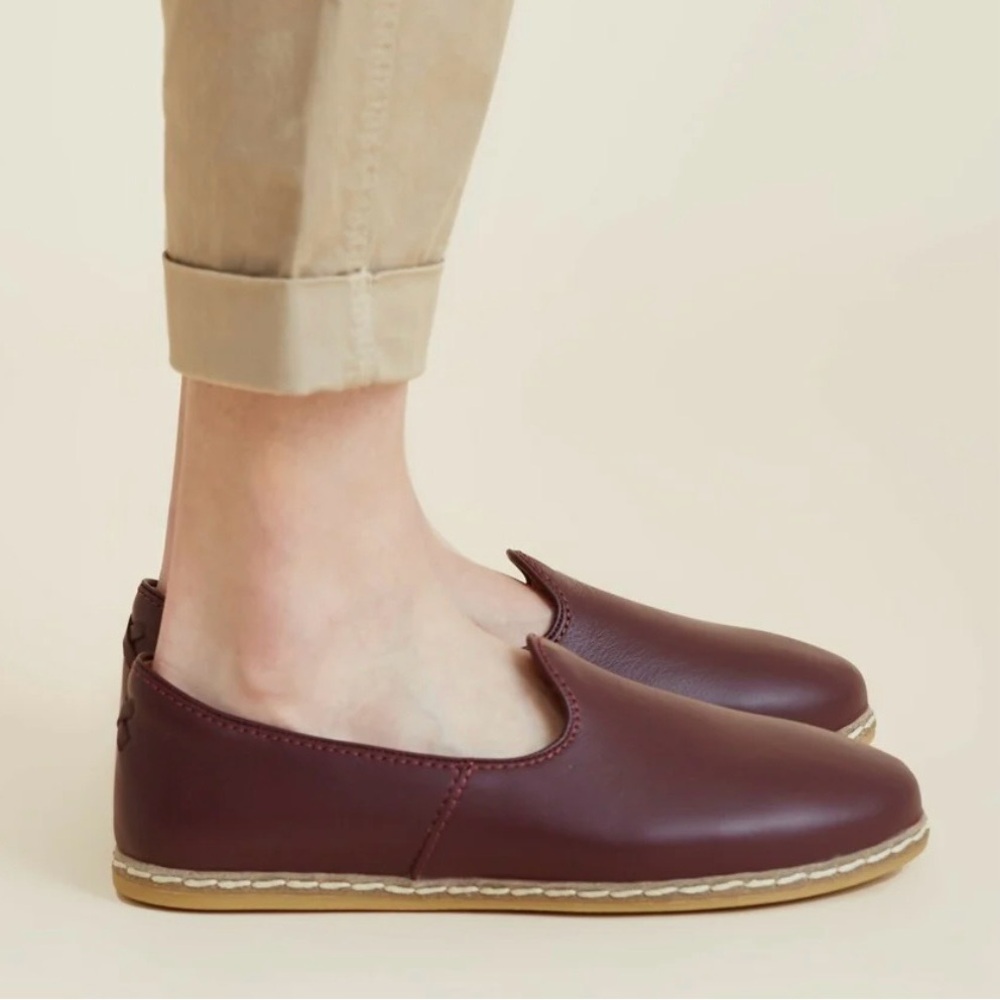 CHARIX ISTANBUL SLIP-ON FLATS, BORDEAUX, SIZE 7.
